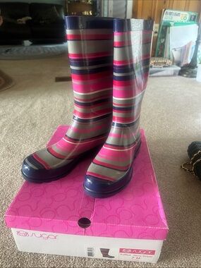 Sugar Raffle4, Navy stripey 7m rain boots. Pink white gray blue striped